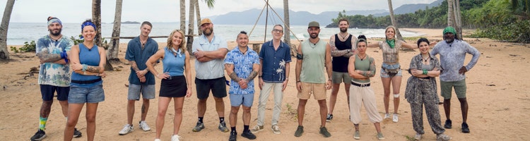 A group picture of the contestants on 'Chopped Castaways' on Food Network with host Ted Allen.
