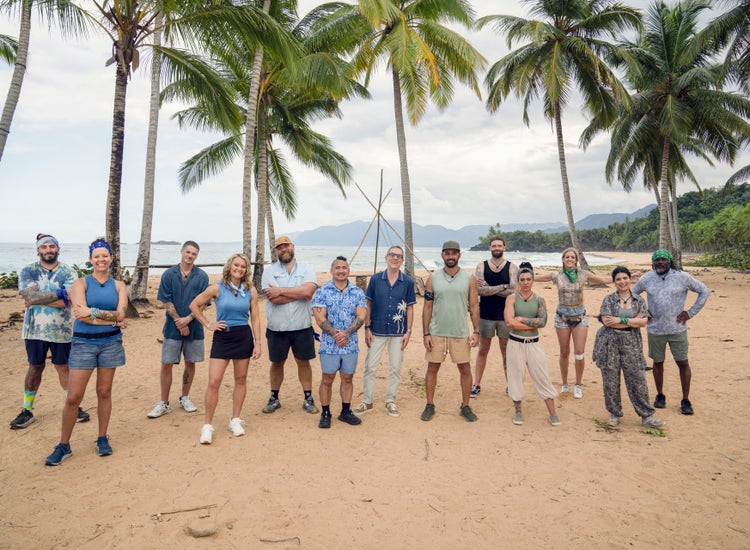 A group picture of the contestants on 'Chopped Castaways' on Food Network with host Ted Allen.